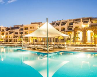 Fanar Hotel & Residences - Salala - Basen