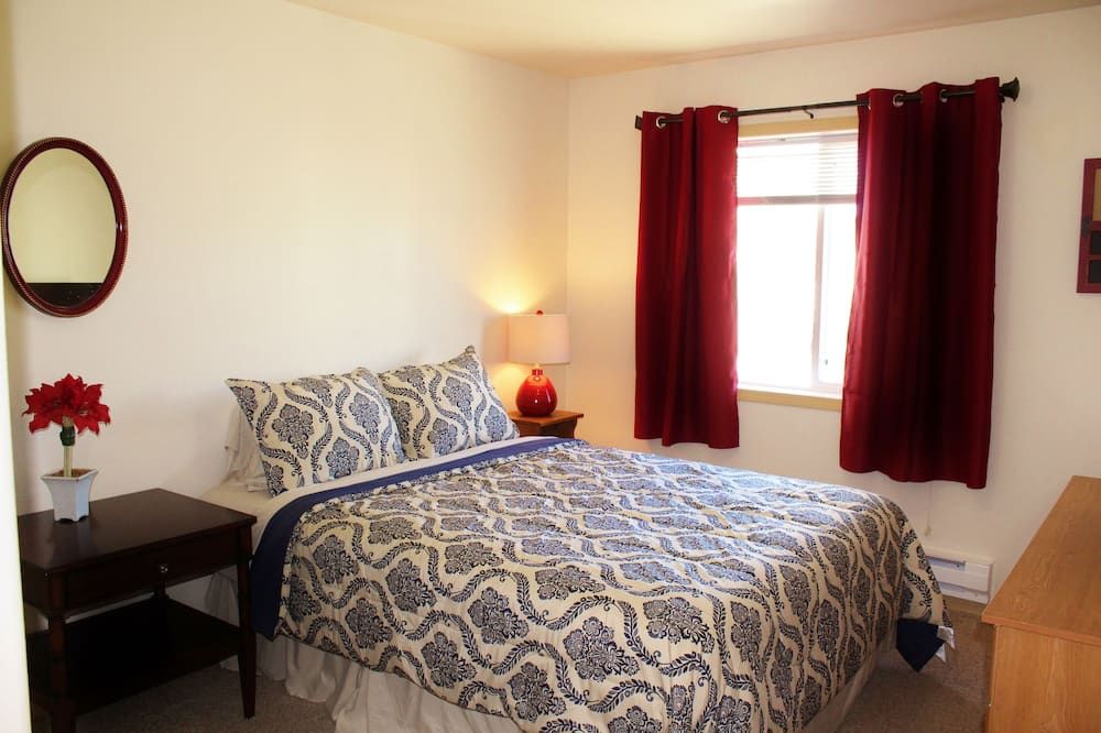Downtown Charmer-2 bed/2 bath - Fargo - Sypialnia