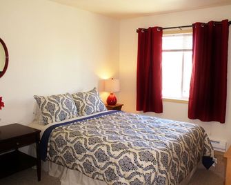 Downtown Charmer-2 bed/2 bath - Fargo - Bedroom