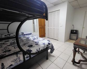 Affordable bedroom with private bathroom in Miami, Little Havana C3 - Miami - Bedroom