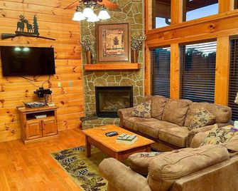 American Beauty - Cabin - Wears Valley - Living room