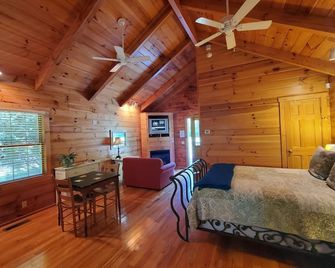 New River Trail Cabins - Galax - Bedroom