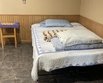 Studio Apartment - Willmar - Schlafzimmer