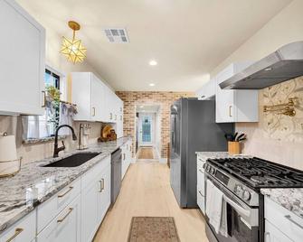 The Brass Tulip - Tulsa - Kitchen