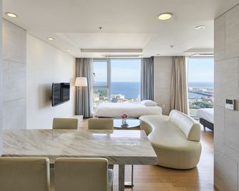 The Island Blue Hotel - Seogwipo