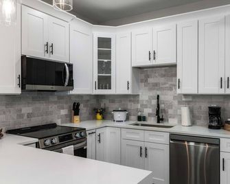 # 23 The Brooksville Belle 4 - Brooksville - Kitchen