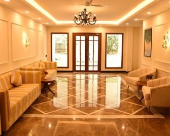Poppys Vista Hotel - Tiruppur - Lobby