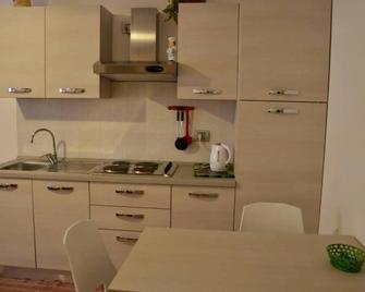 Studio Casta - Bellagio - Kitchen