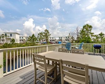 Single Cottage right across the street from the beach with private deeded access - Orange Beach - Balcony