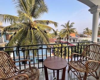 Morjim Sunset Hotel - Morjim - Balkón