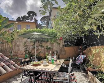 In the heart of Nice, quiet, atypical Nice house with large sunny terrace - Nice - Patio