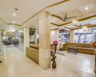 宏偉三奇酒店 - 卡蘭古特 - 帕納吉 - 大廳