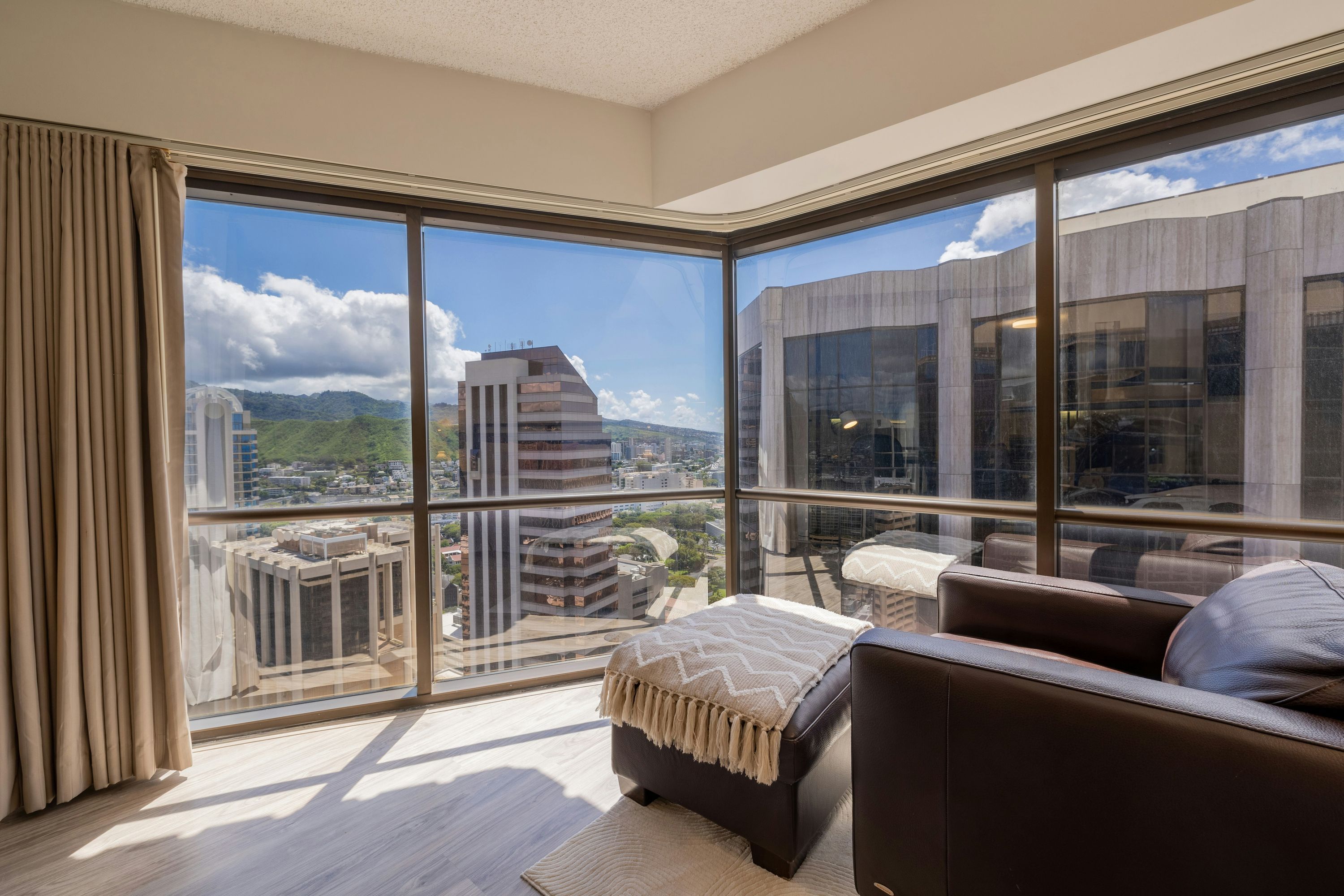 Bishop Suites at The Executive Centre - Honolulu - Balkon