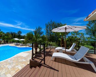 Best Western Okinawa Onna Beach - Onna - Pool