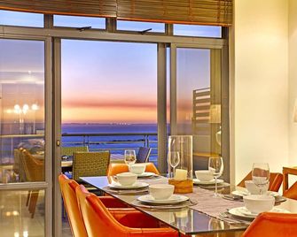 Eden On The Bay 277 - Bloubergstrand - חדר אוכל