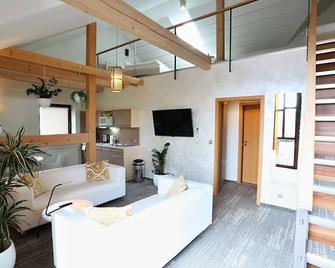 Apart Hotel Jablonec - Jablonec nad Nisou - Living room