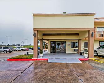 OYO Hotel Lake Charles Hwy 10 - Lake Charles - Gebouw