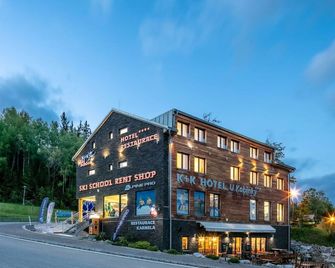 Lovely apartment for 6 guests with WIFI, TV and panoramic view - Dvůr Králové nad Labem - Building