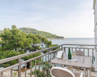 Superior Studio Balcony,sea View - Garden Secret - Saplunara - Balcón