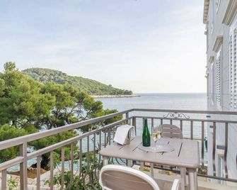 Superior Studio Balcony,sea View - Garden Secret - Saplunara - Balcón