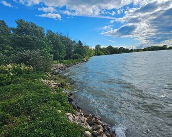 Hotel Oasis Lac St-Louis - Salaberry-de-Valleyfield - Vista del exterior