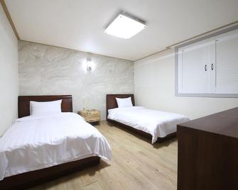 Bobos Hotel - Ciudad de Jeju - Habitación