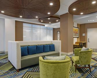 Holiday Inn Express Milwaukee Downtown - Milwaukee - Lobby