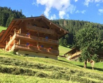 Jogglelerhof Comfortable holiday residence - Finkenberg - Edificio