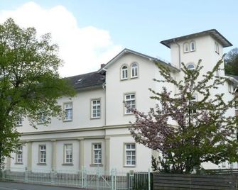 Hotel Garni Haus Gemmer - Coburg - Gebouw
