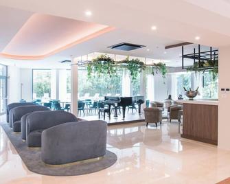 Villa Nicolli Romantic Resort - Riva del Garda - Lobby