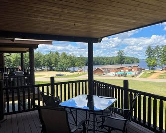 New Listing-Castle Rock Lake Condo - Mauston - Balcón