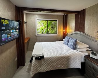 Berlor Airport Inn - Alajuela
