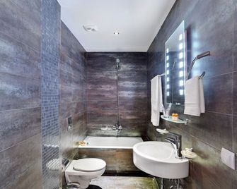 菲迪亞斯比雷埃弗斯酒店 - 比雷埃夫斯