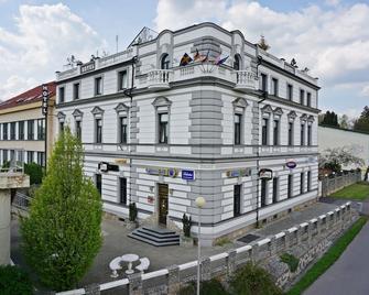 Hotel Cade - Písek - Building