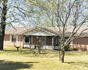 Enjoy a cozy holiday getaway in our peaceful rural home. - Mead - Edificio