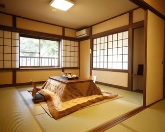Genroku - Kami - Bedroom