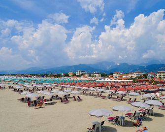 La Cipressa - Collodi - Spiaggia