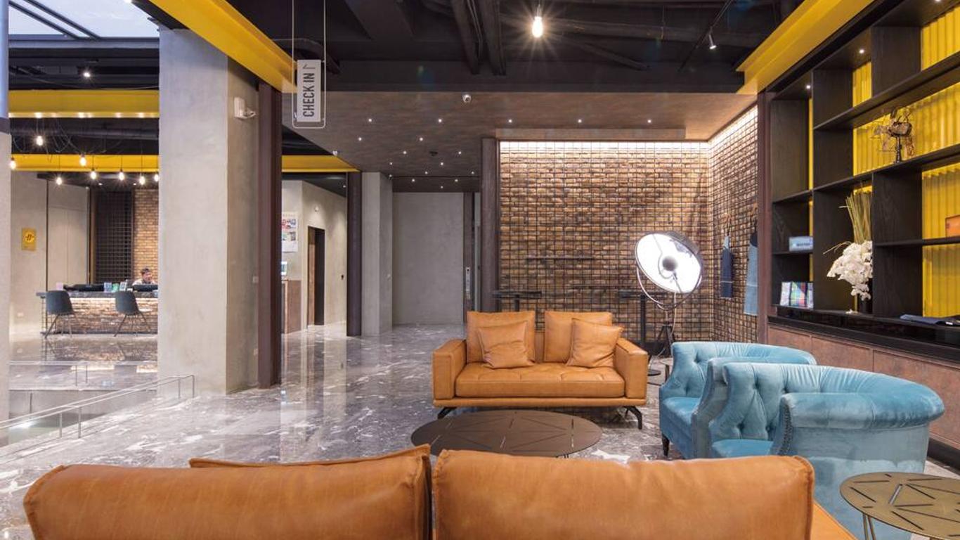 Oinn Hotel & Hostel Tainan