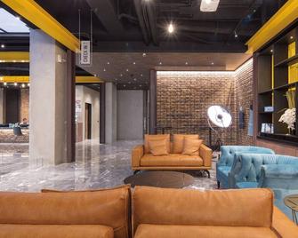 Oinn Hotel & Hostel Tainan - Tainan - Lounge