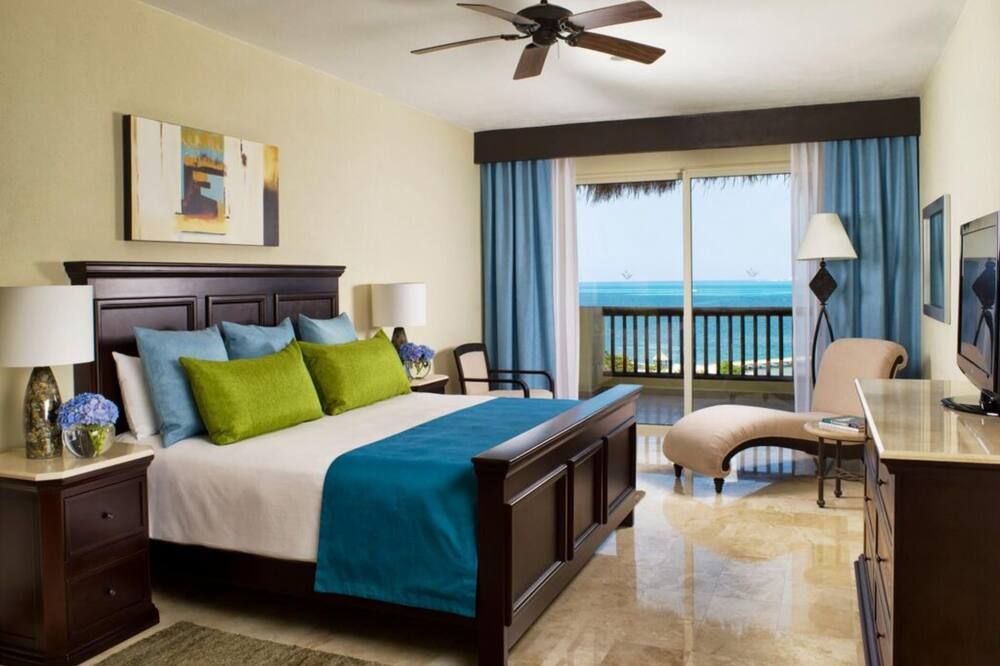 2 bedroom oceanview suite in 5 star luxury resort of Villa del Palmar - איסלה מוחרס - חדר שינה