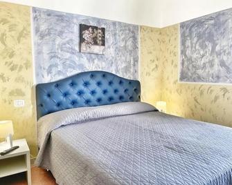 Purple - Sant'Agnello - Schlafzimmer