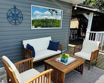 Bass Lake Cottage - Mactier - Patio