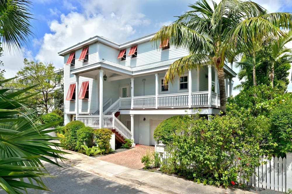 Oceanfront 4-Bed 3-Bath home with pool - Key West - Building