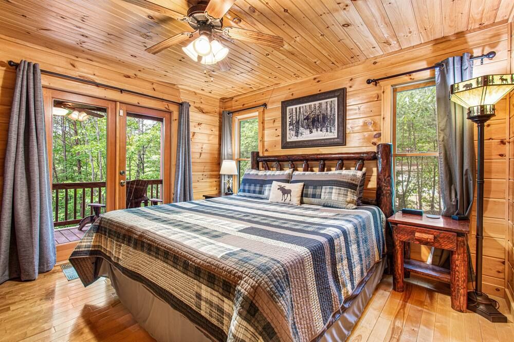 Incredible Views! - Pet Friendly - Aska Adventure Area - Bearfoot Bungalow - Blue Ridge - Habitación