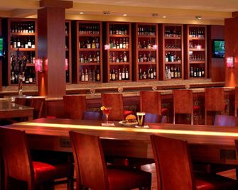 Wyndham Cleveland Airport - Cleveland - Bar