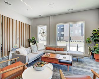 1 King Bed/1Bth - Broad Ripple - Indianapolis - Salon