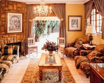 Grace View Guesthouse - Secunda - Sala de estar