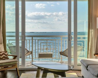 باكرز كاي ريزورت كي لارجو, كيوريو كوليكشن باي هيلتون - كيي لارغو - غرفة نوم