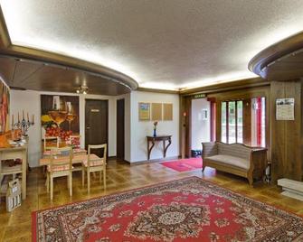 Schlosshotel - Self Check-In Hotel am Schlosspark - Brig - Lobby