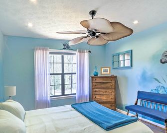 Unwind Fireside Serene Murphy Escape with Hot Tub! - Murphy